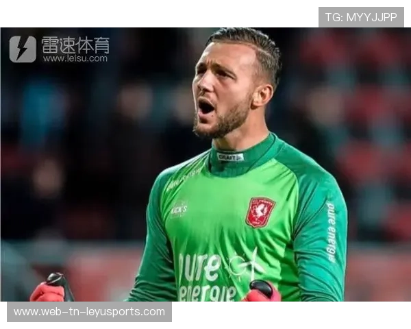 埃因霍温连续射门考验门将